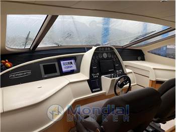 Pershing 76