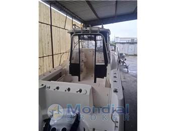 Boston Whaler 255 Conquest