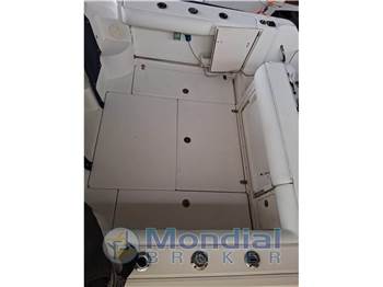 Boston Whaler 255 Conquest