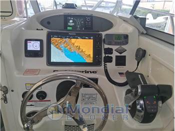 Boston Whaler 255 Conquest