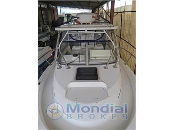 Boston Whaler 255 Conquest