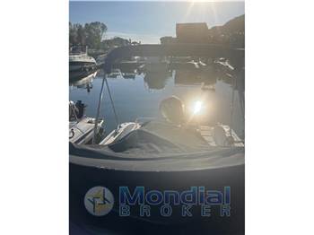 Sessa Marine Key Largo 22'