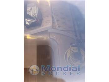 Sessa Marine Key Largo 22'