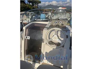 Sessa Marine Key Largo 22'