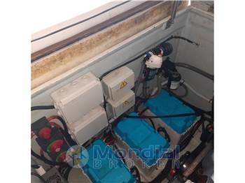 Trimarine 770  Cabin