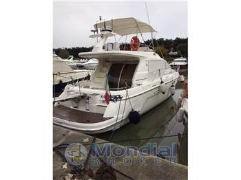 Sealine F44