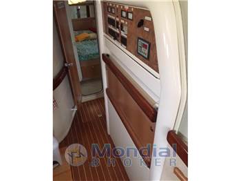 Sealine F44