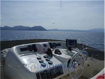 Sealine F44