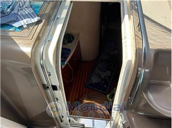 Regal Marine 3760 Commodore