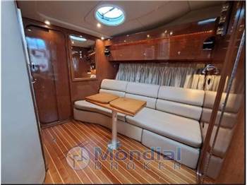 Regal Marine 3760 Commodore