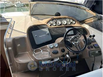 Regal Marine 3760 Commodore