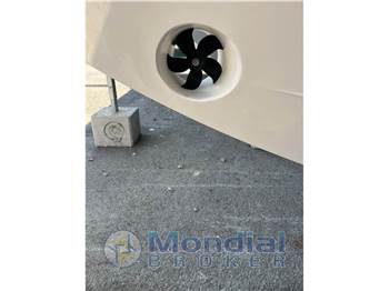 Regal Marine 33 SAV