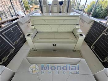 Regal Marine 33 SAV