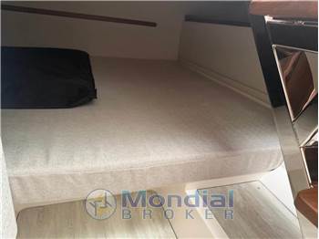 Regal Marine 33 SAV
