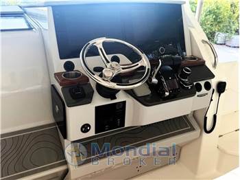 Regal Marine 33 SAV