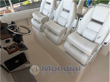 Regal Marine 33 SAV
