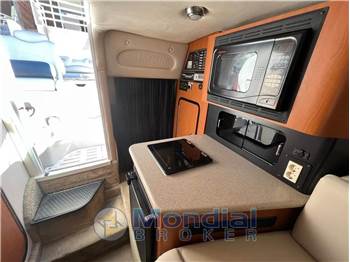 Crownline 315 SCR