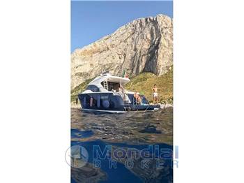 Austin Parker 48 Sundeck