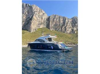 Austin Parker 48 Sundeck