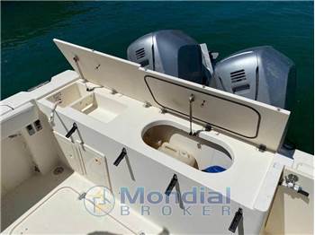 Pursuit 2670 Cuddy Center Console