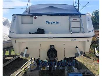 Sea Ray 220 SUNDANCER