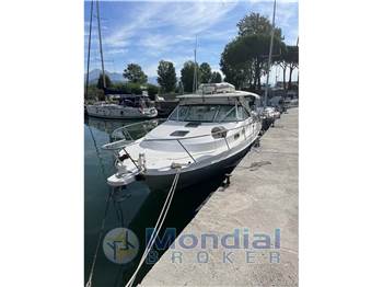 Boston Whaler 34 Defiance