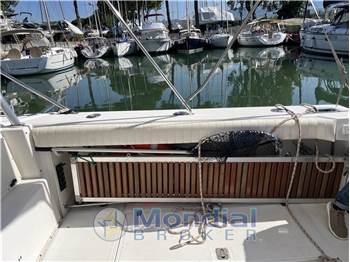 Boston Whaler 34 Defiance