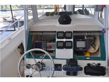 Mako Marine 241
