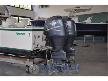 Mako Marine 241