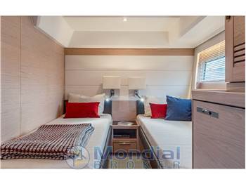 Beneteau Grand Trawler 63
