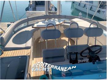 Fairline - Squadron 62