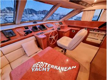 Versil Falcon 82