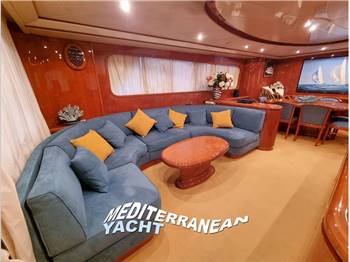 Versil Falcon 82