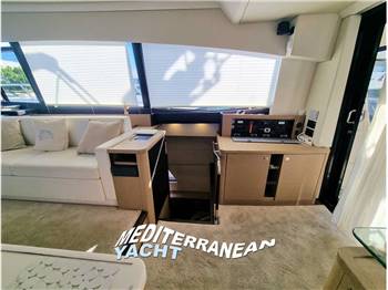 PRESTIGE YACHTS PRESTIGE 550  F-LINE