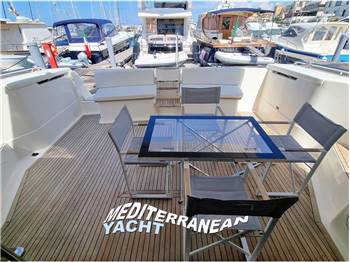 Ferretti 57