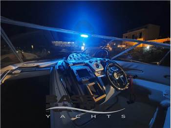CRANCHI YACHTS ZAFFIRO 32