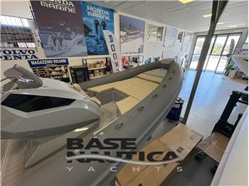ITALBOATS STINGHER 32 GT