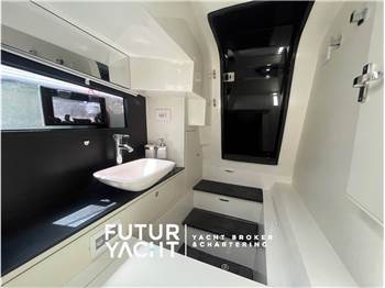 AUIRA YACHTS 30 CABIN