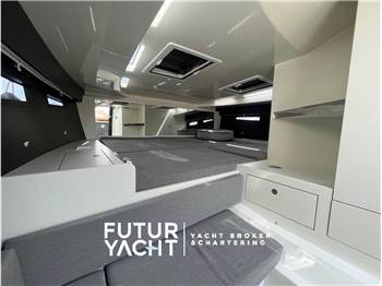 AUIRA YACHTS 30 CABIN