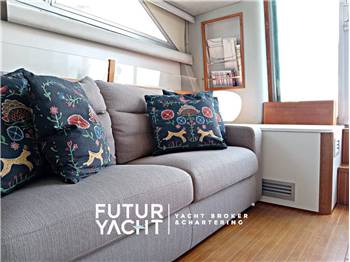 CRUISER 4280 EXPRESS  BRIDGE