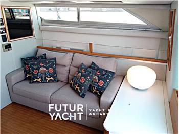 CRUISER 4280 EXPRESS  BRIDGE