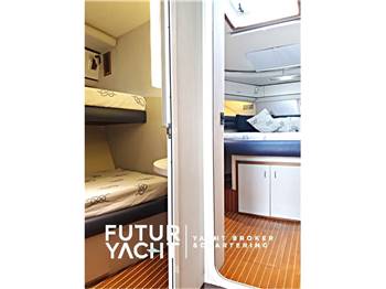 CRUISER 4280 EXPRESS  BRIDGE