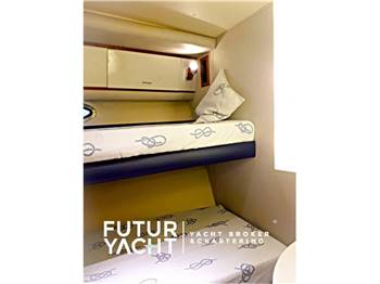 CRUISER 4280 EXPRESS  BRIDGE