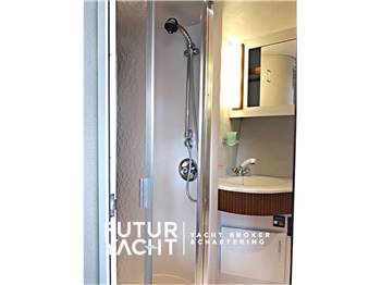 CRUISER 4280 EXPRESS  BRIDGE