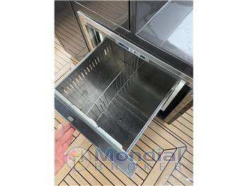 Magnum Marine 38 (REFIT 2025 by THUNDERBOAT ITALIA)