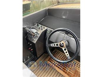 Magnum Marine 38 (REFIT 2025 by THUNDERBOAT ITALIA)