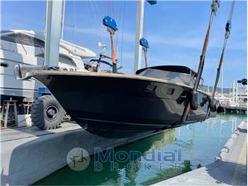 Magnum Marine 38 (REFIT 2025 by THUNDERBOAT ITALIA)