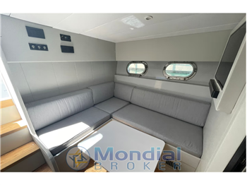 Magnum Marine 40 (REFIT by THUNDERBOAT ITALIA NEL 2022)