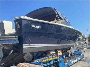 Tornado 38 Flush Deck