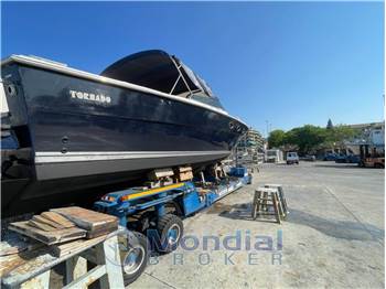 Tornado 38 Flush Deck